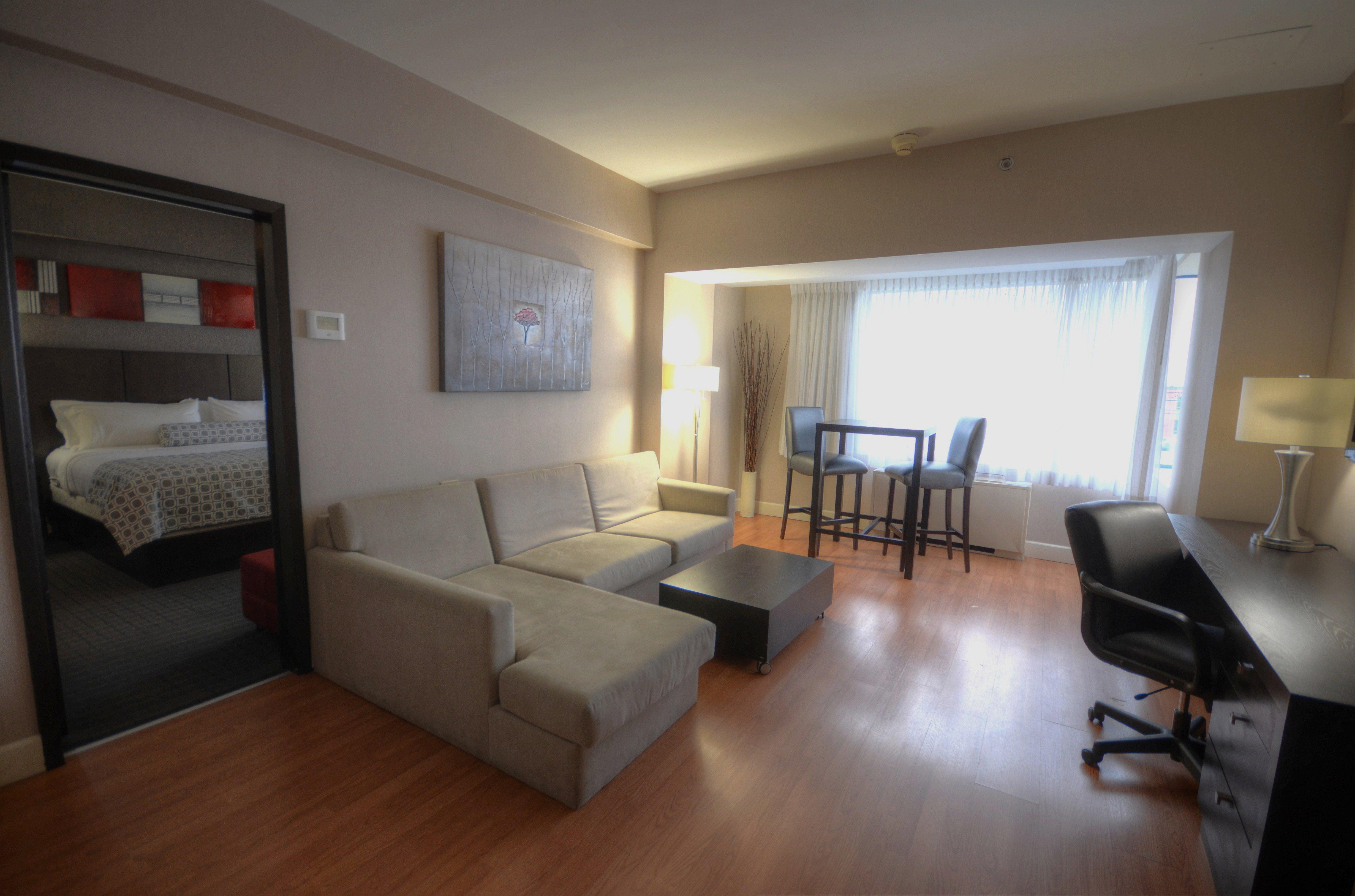 Armon Plaza Montreal Airpt, Trademark Collection By Wyndham Exterior foto