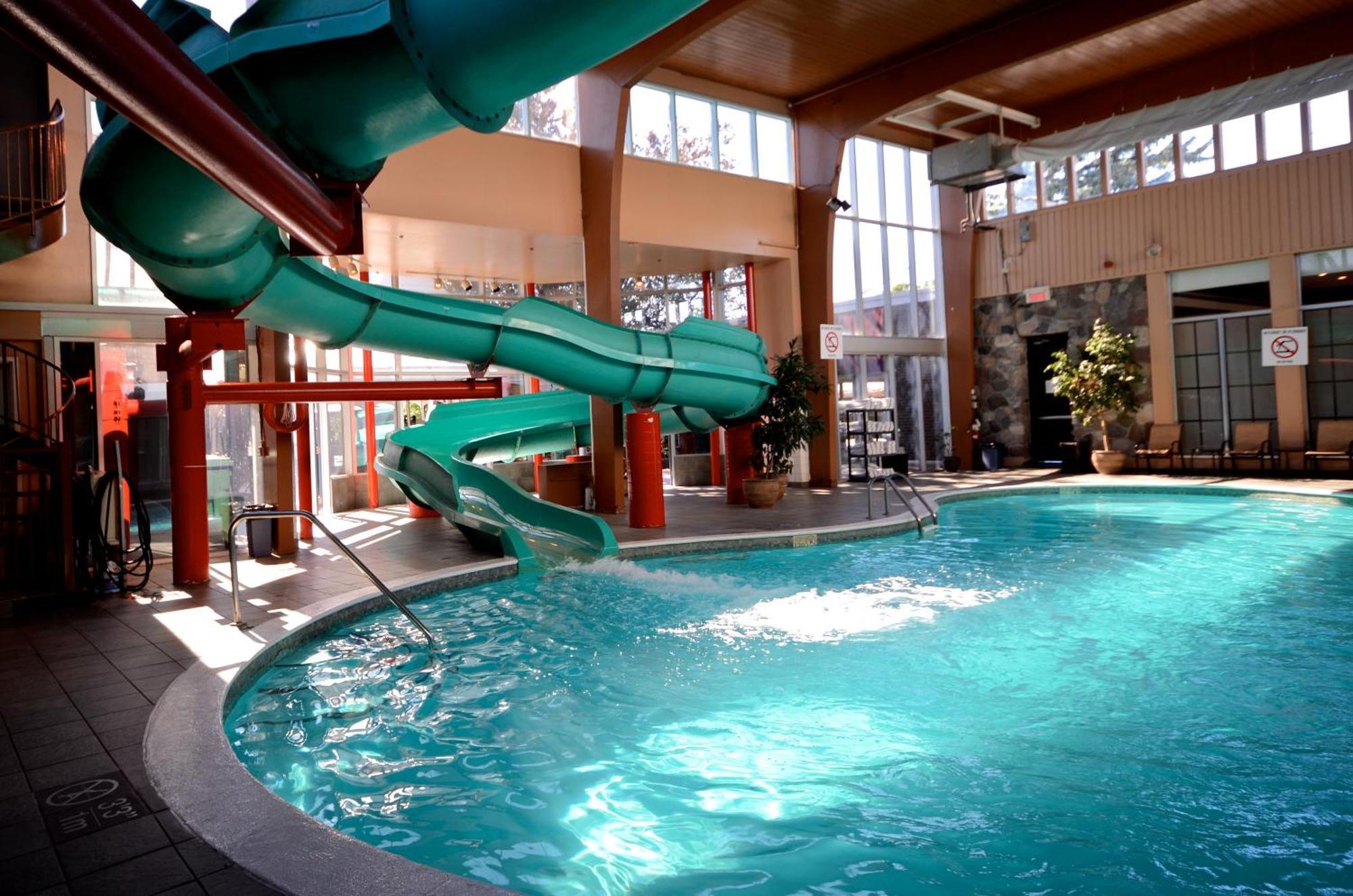 Armon Plaza Montreal Airpt, Trademark Collection By Wyndham Exterior foto