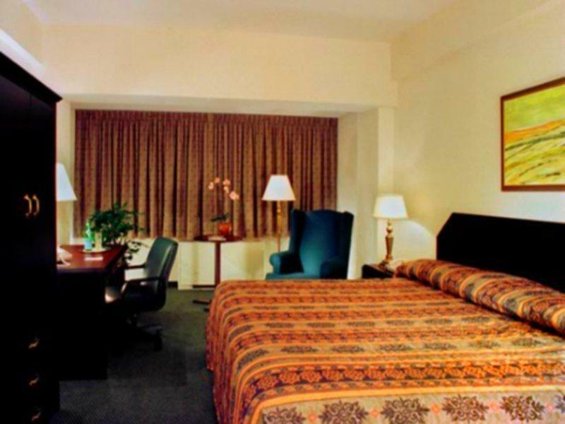 Armon Plaza Montreal Airpt, Trademark Collection By Wyndham Zimmer foto